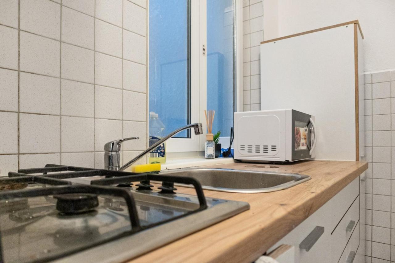 Welcoming 3Br Budget Apt. Well Connected Вена Экстерьер фото